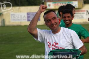 Desogus, visibilmente commosso, saluta e ringrazia i tifosi